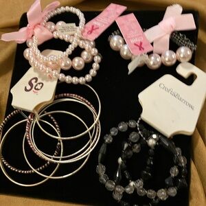 Ladies, 15 piece lot of assorted new beautiful bracelets
